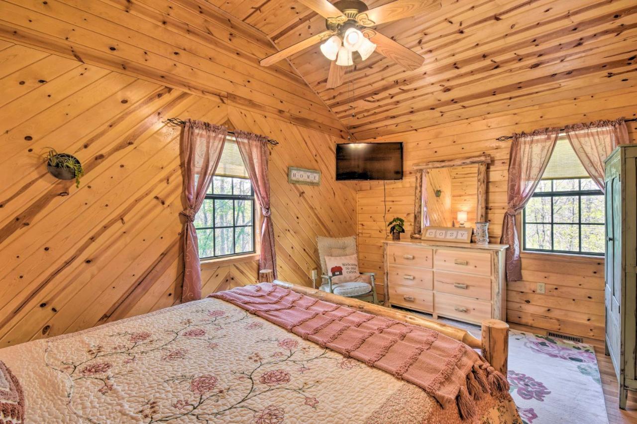 Cozy Hiawassee Cabin With Fire Pit And Mtn Views! 외부 사진