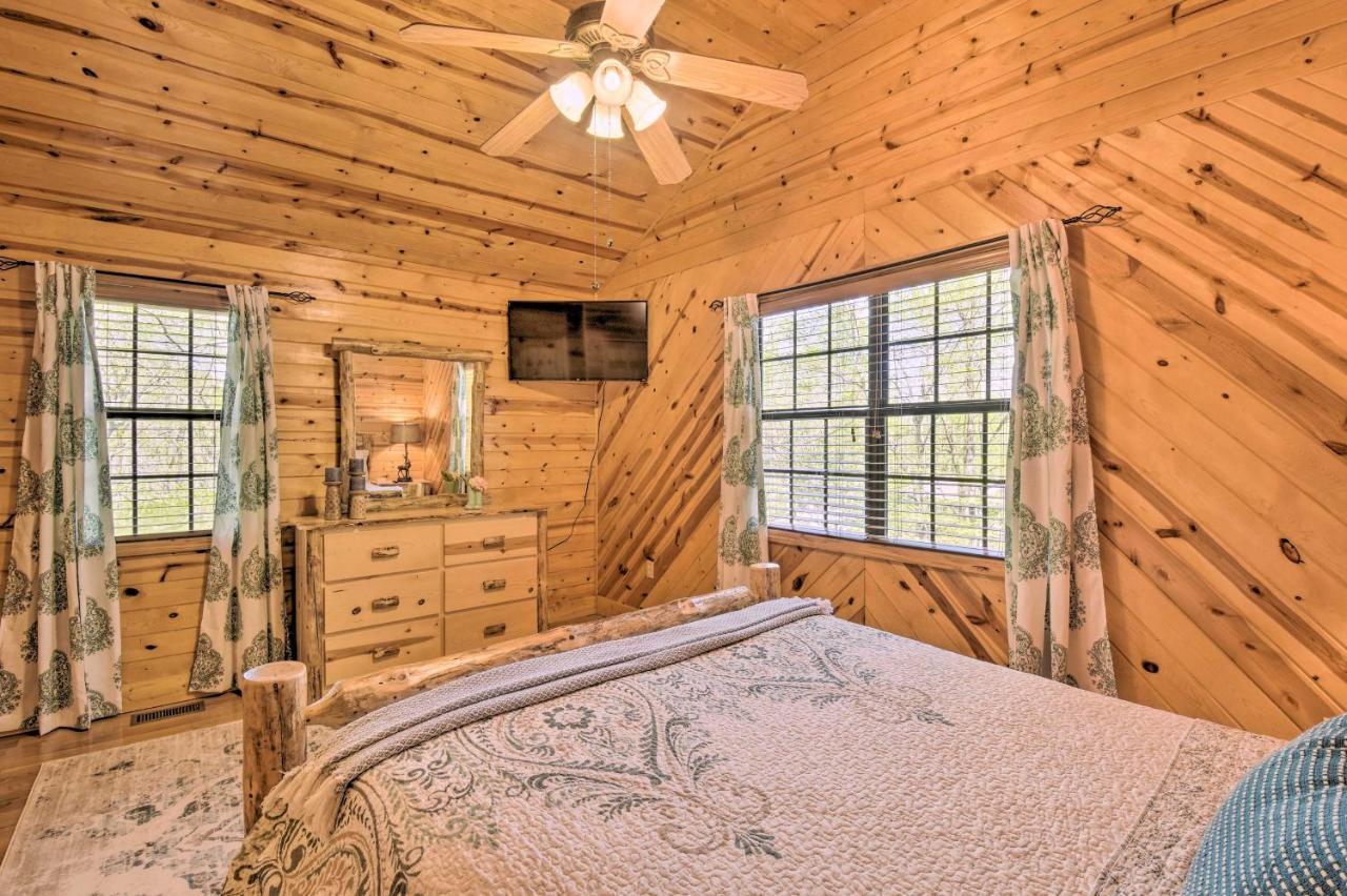 Cozy Hiawassee Cabin With Fire Pit And Mtn Views! 외부 사진