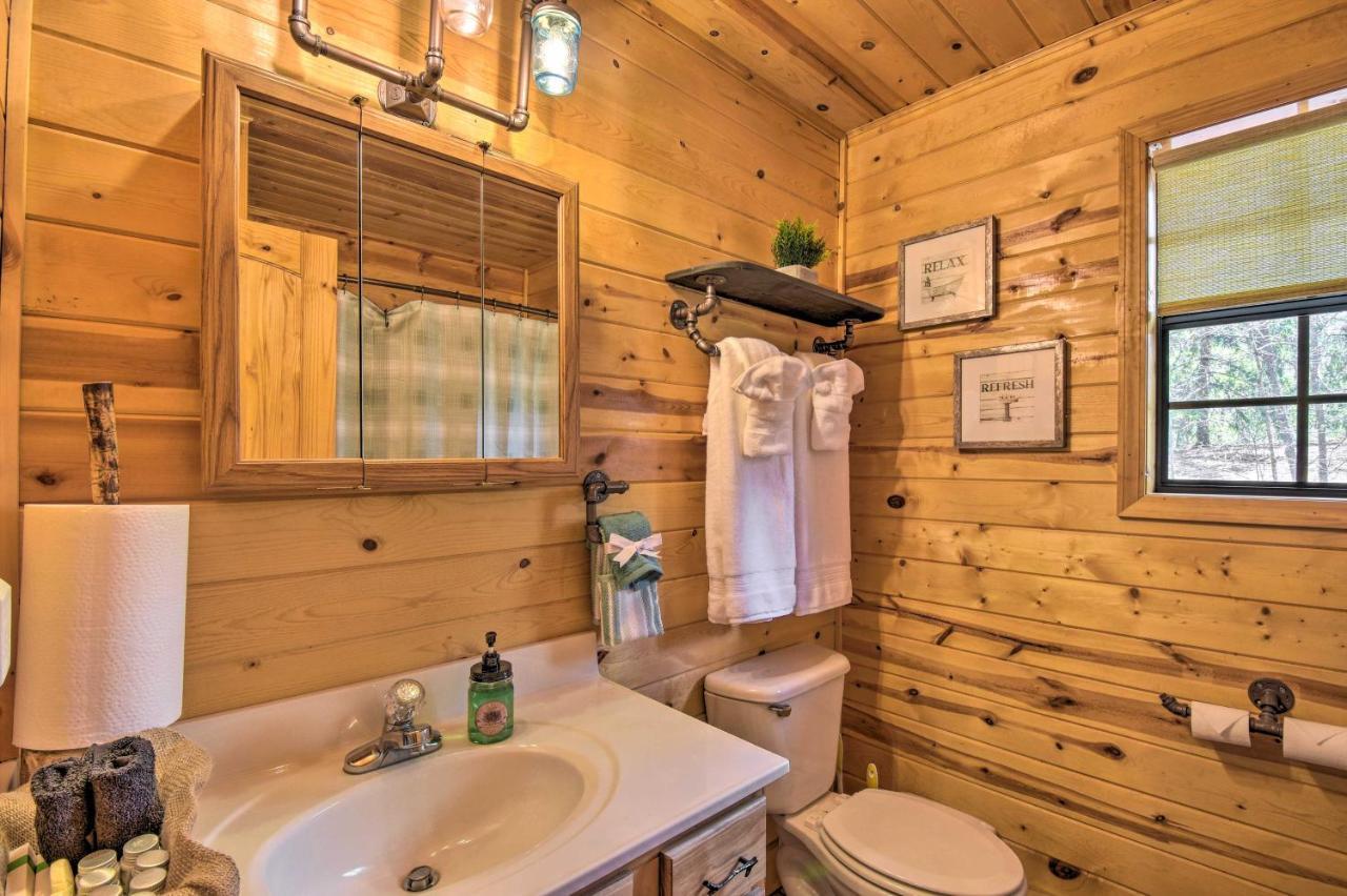 Cozy Hiawassee Cabin With Fire Pit And Mtn Views! 외부 사진