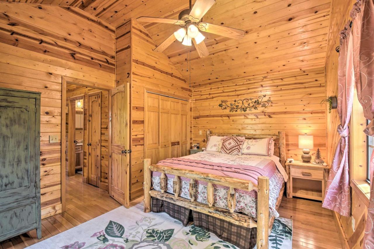 Cozy Hiawassee Cabin With Fire Pit And Mtn Views! 외부 사진