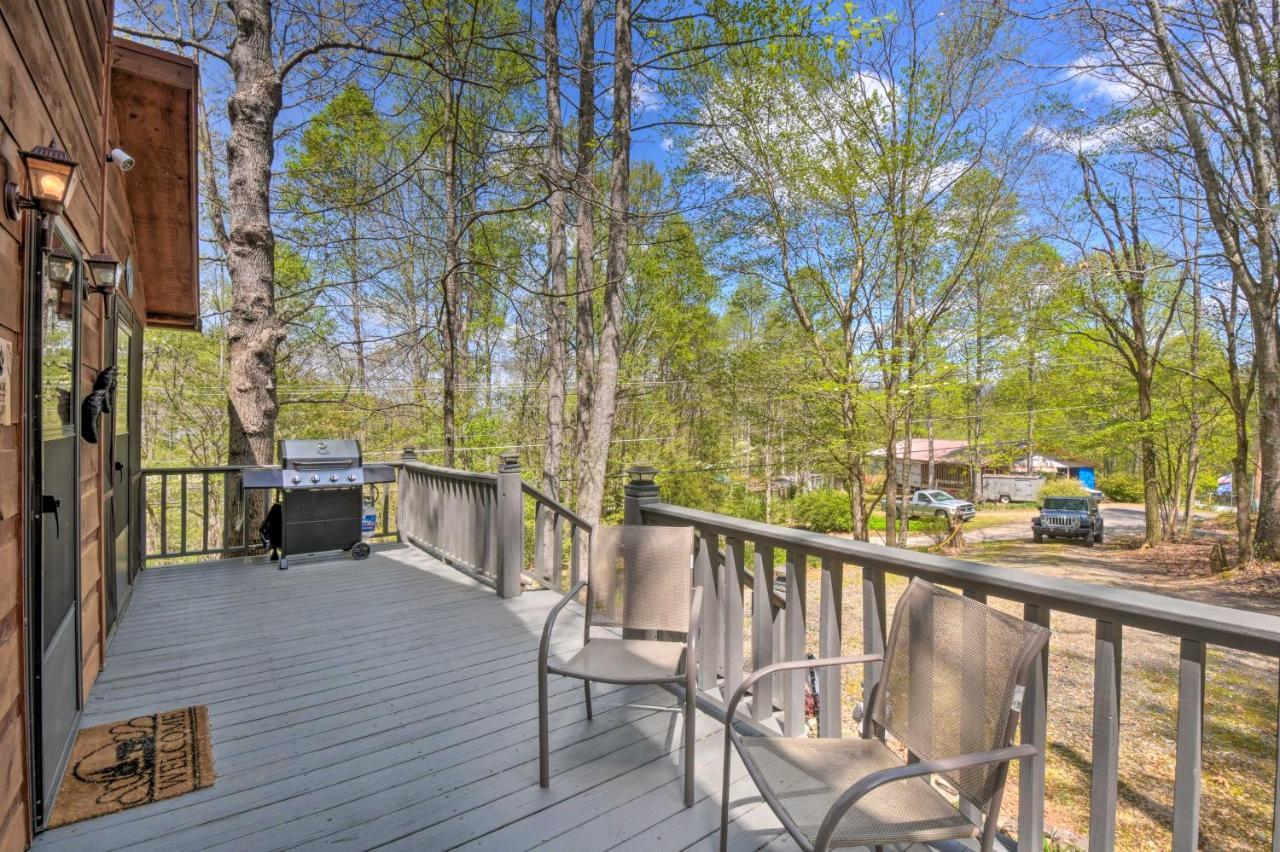 Cozy Hiawassee Cabin With Fire Pit And Mtn Views! 외부 사진