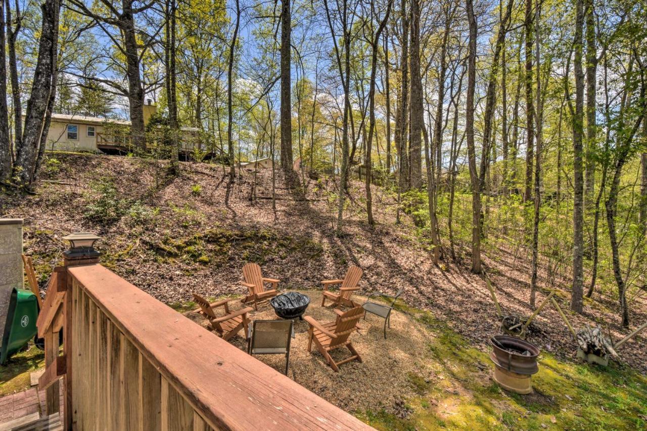 Cozy Hiawassee Cabin With Fire Pit And Mtn Views! 외부 사진